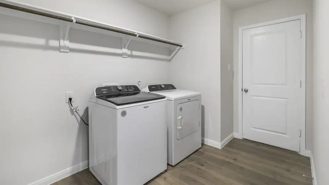 Close-up of interior finishes inside a home in Saddlebrook, Waxahachie (Image 12).