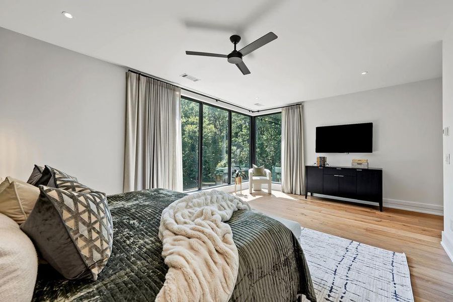 Furnished interior view inside a new home in , Atlanta (Image 66).