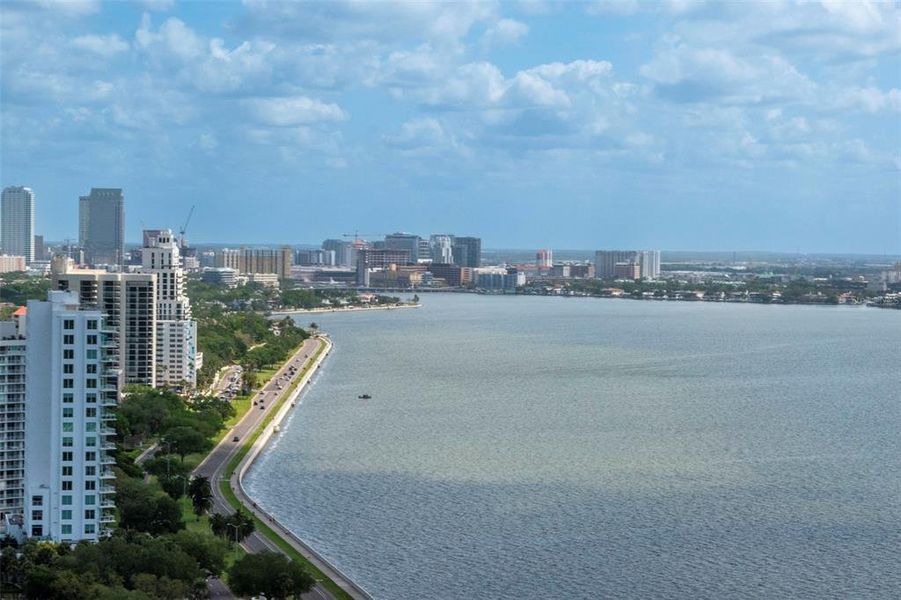 Condo located in Tampa, FL showcasing its design and architecture (Image 43). Condo located in Tampa, FL showcasing its design and architecture (Image 43).
