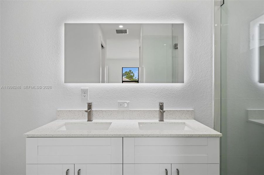 Image 31 of a home in .