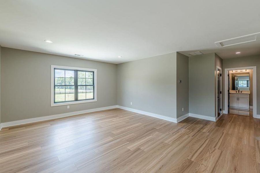 Spacious, unfurnished interior of a new home in , Bremen (Image 42).