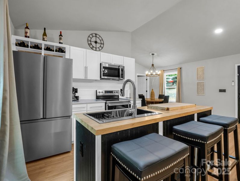 257 Roadrunner Circle Lake Lure NC 28746-15 257 Roadrunner Circle Lake Lure NC 28746-15