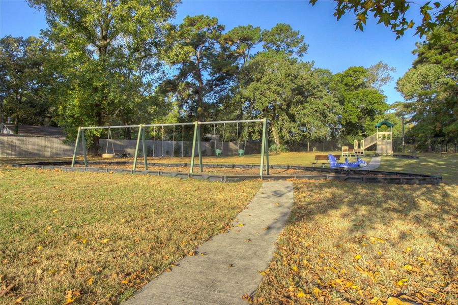 Natural landscape and outdoor views near in New Waverly (Image 11). Natural landscape and outdoor views near in New Waverly (Image 11).