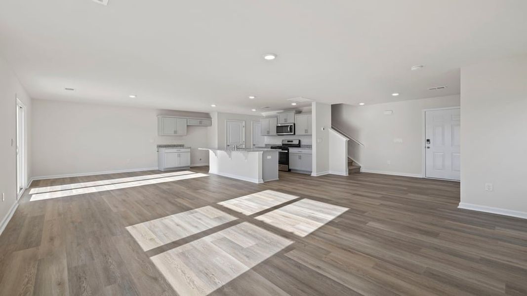 Spacious, unfurnished interior of a new home in Cloverdale Hills, Piedmont (Image 12).