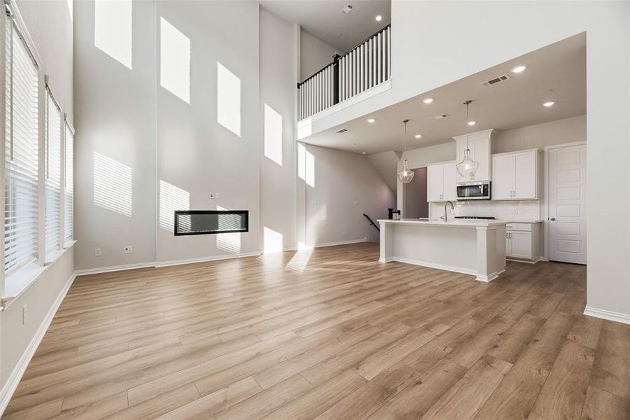 Spacious, unfurnished interior of a new home in , Frisco (Image 17).