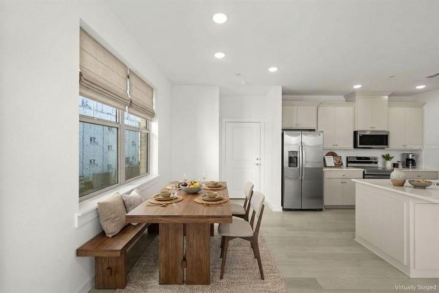 4619 Hawks Trail dining vs Onyx