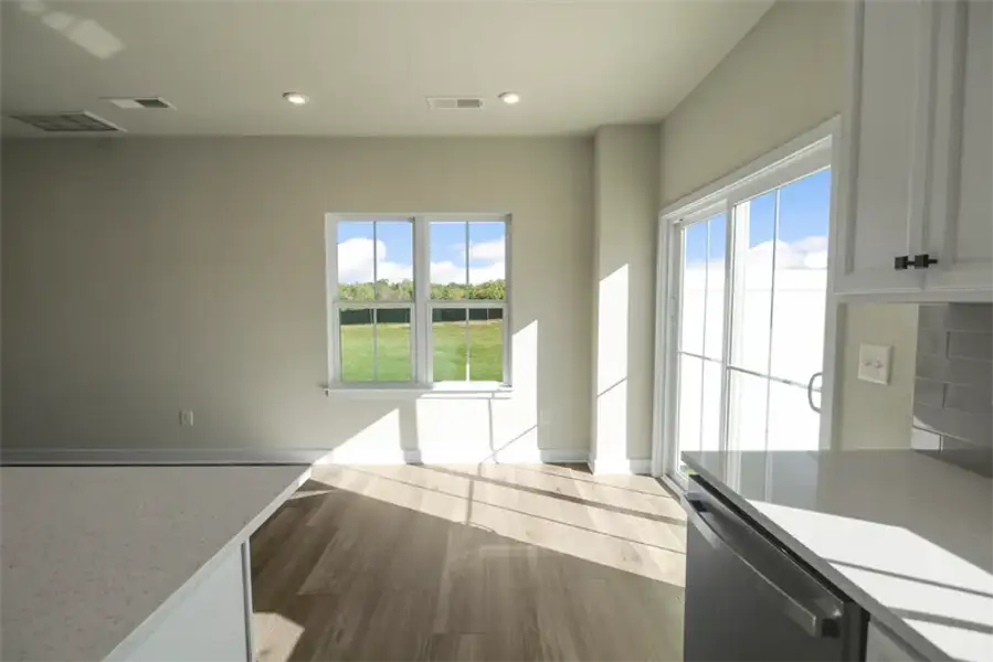 Spacious, unfurnished interior of a new home in Townes At Abner Creek, Greer (Image 8).