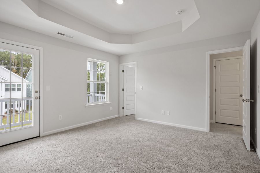 Spacious, unfurnished interior of a new home in Georgias Landing, Raleigh (Image 23).