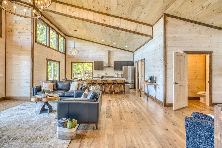 Community amenities in , Mineral Bluff (Image 43).