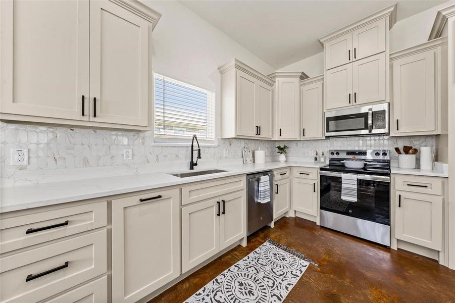 Furnished interior view inside a new home in , Waco (Image 4).
