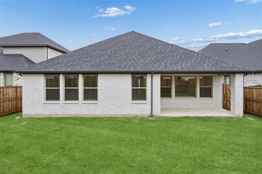Exterior details and patio area of a home in , Lavon (Image 4).
