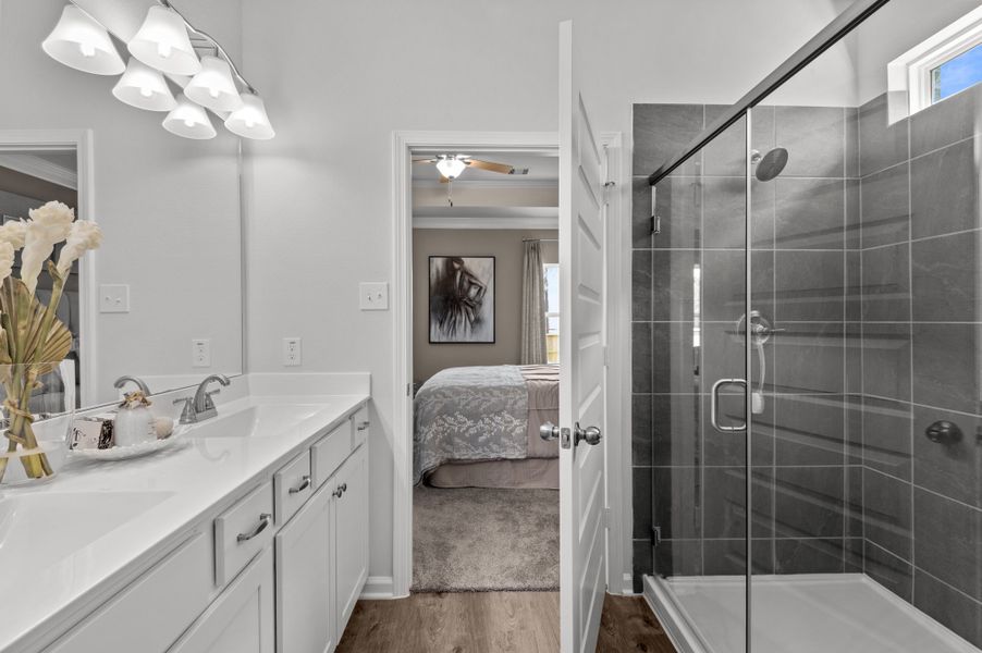 The Sparrow II- Owner's Bathroom