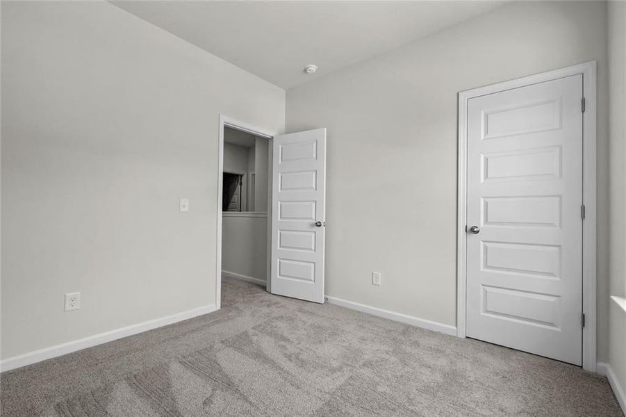 Spacious, unfurnished interior of a new home in North Haven, Rome (Image 29).