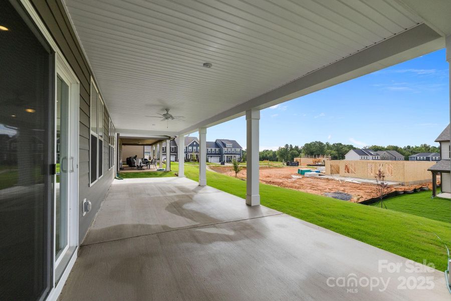 Image 40 of a home in Lakeside Glen.