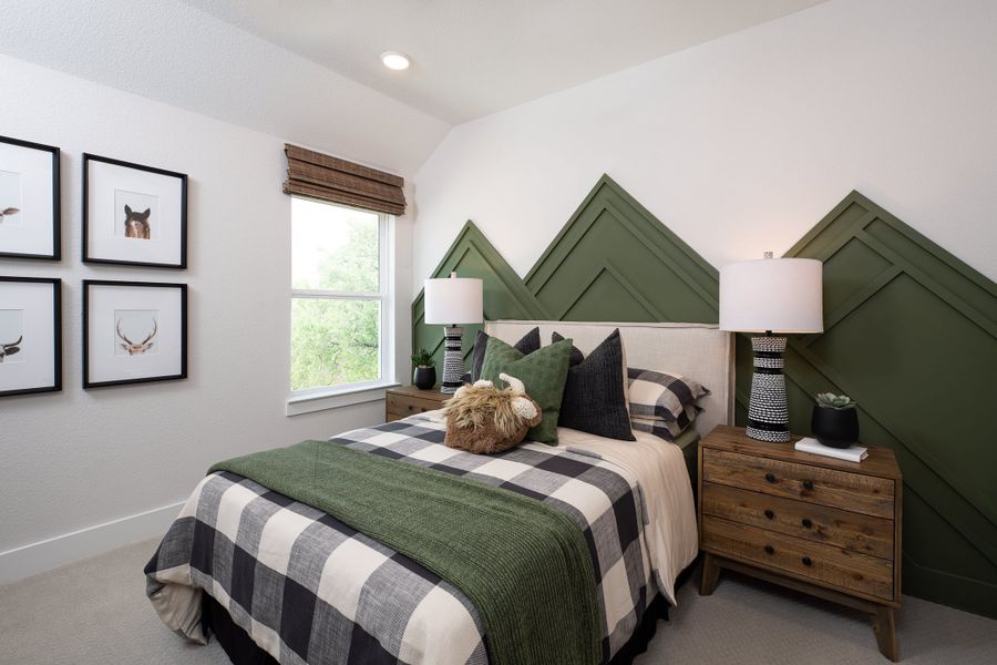 Representative furnished interior of a home built from the Magnolia by Tri Pointe Homes in The Retreat at Harvest, Argyle (Image 9).