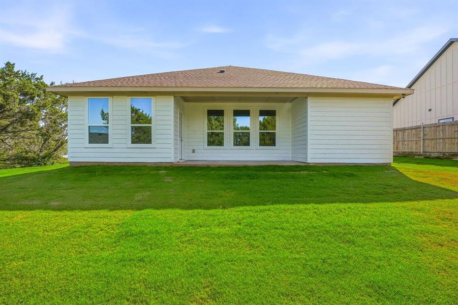 Exterior details and patio area of a home in , Granbury (Image 22).