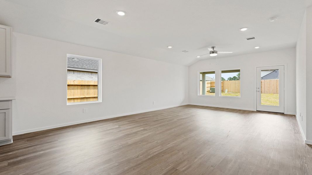 Representative unfurnished interior of a home built from the Dalton by D.R. Horton in Cypress Green, Hockley (Image 19). Representative unfurnished interior of a home built from the Dalton by D.R. Horton in Cypress Green, Hockley (Image 19).