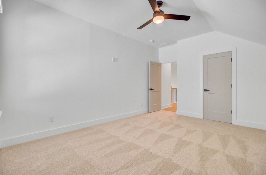 Spacious, unfurnished interior of a new home in , Summerville (Image 49).