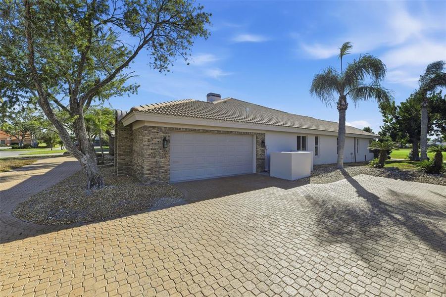 Exterior details and patio area of a home in , Sarasota (Image 19).