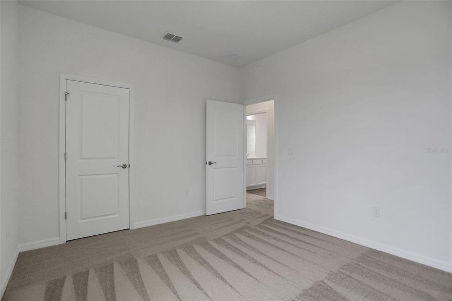 Spacious, unfurnished interior of a new home in Turnleaf, Punta Gorda (Image 27).