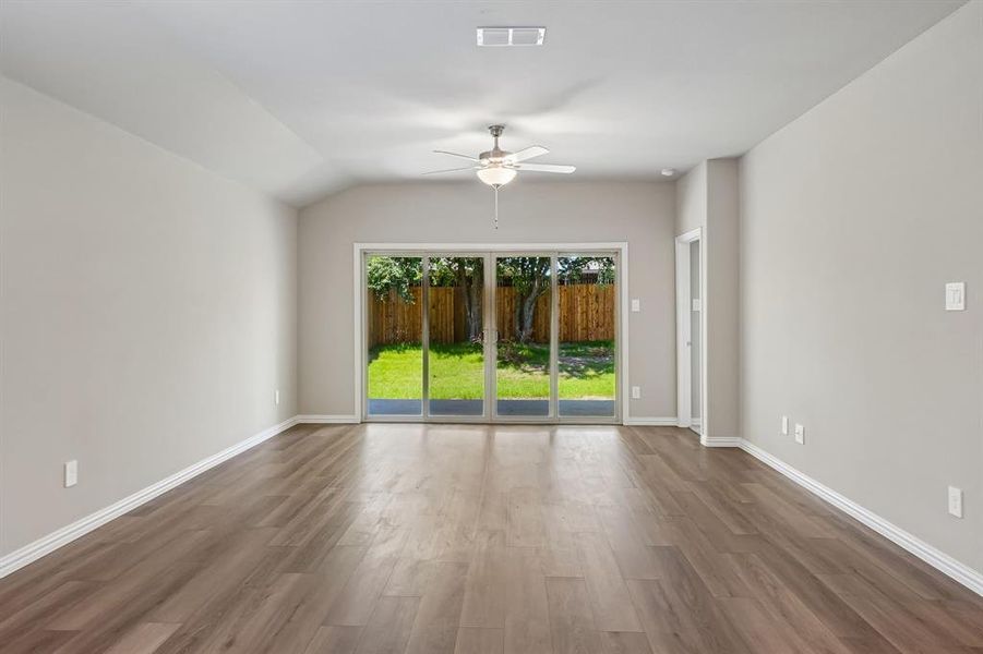 Spacious, unfurnished interior of a new home in Stella Hills, Denton (Image 22).
