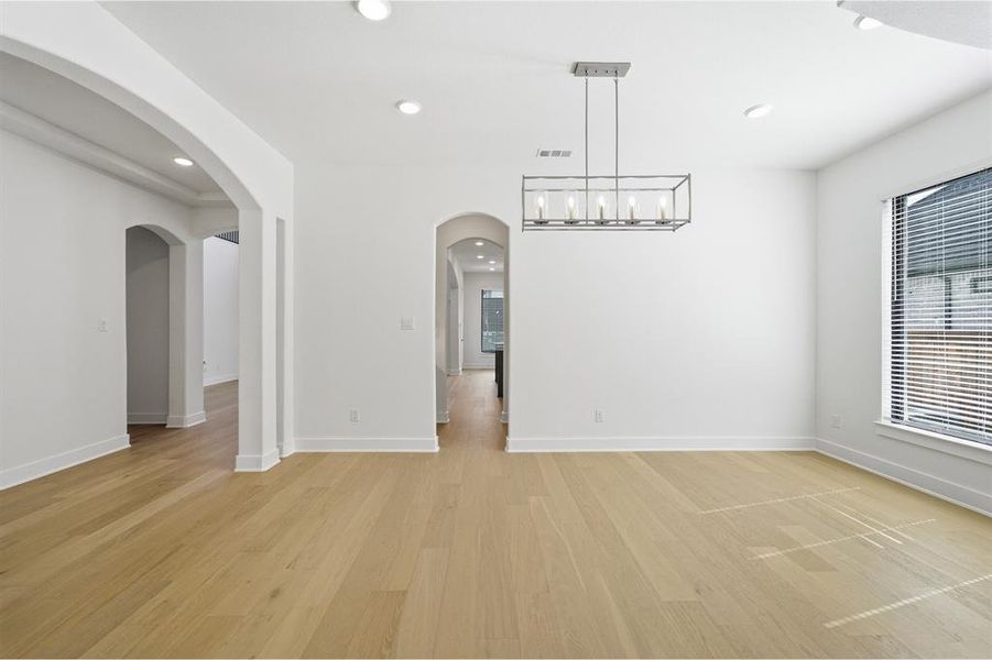 Spacious, unfurnished interior of a new home in Sonoma Verde, Rockwall (Image 26). Spacious, unfurnished interior of a new home in Sonoma Verde, Rockwall (Image 26).