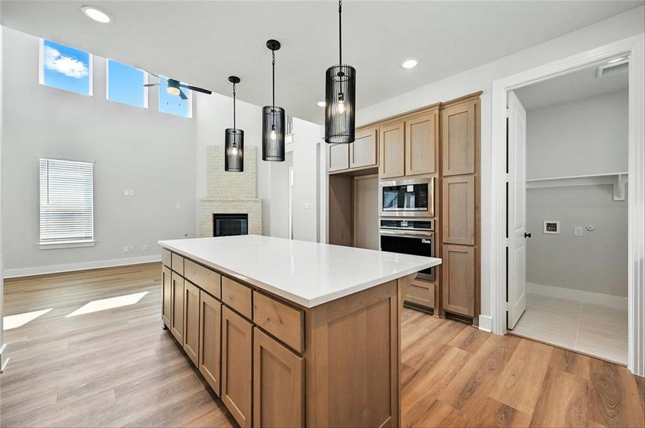 813StoneGroveRdLINCR005 813StoneGroveRdLINCR005