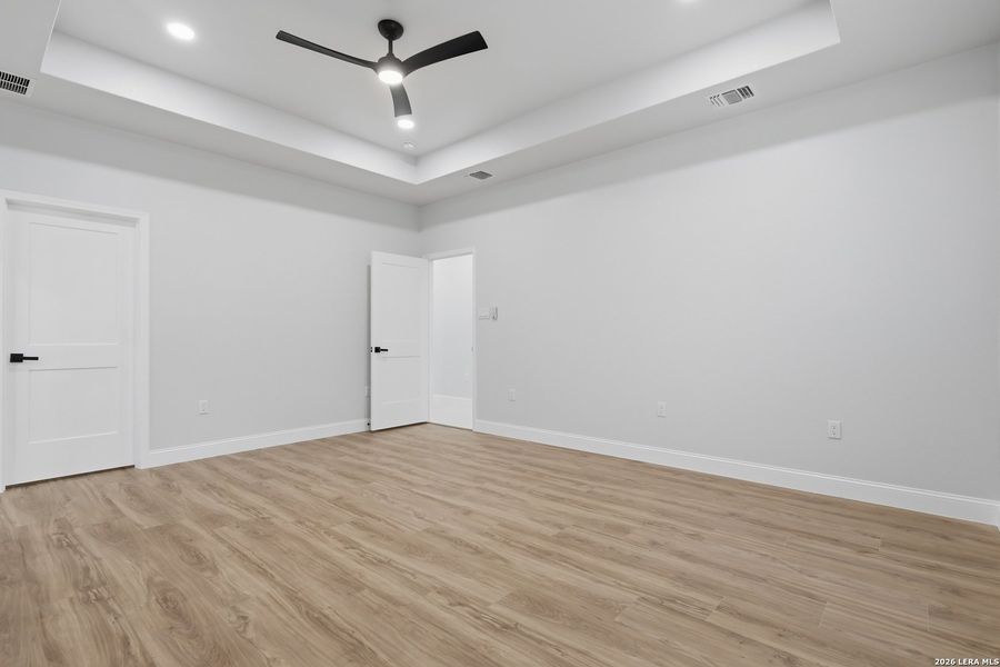 Spacious, unfurnished interior of a new home in , San Antonio (Image 18).