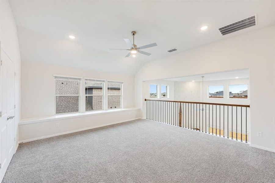 Spacious, unfurnished interior of a new home in Sonoma Verde, McLendon-Chisholm (Image 28).