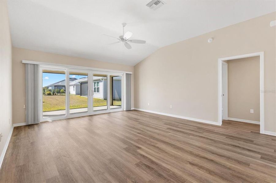 Spacious, unfurnished interior of a new home in , The Villages (Image 17).