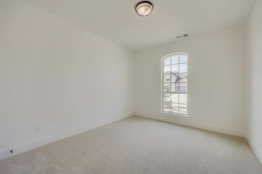 Spacious, unfurnished interior of a new home in M3 Ranch 60s, Mansfield (Image 13).