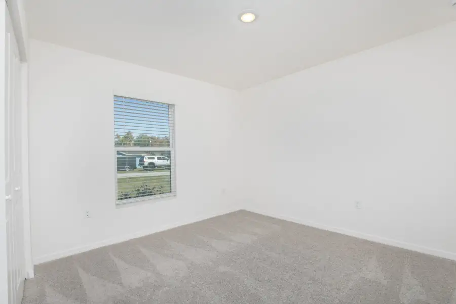Spacious, unfurnished interior of a new home in Port St. Lucie, Port St. Lucie (Image 17).