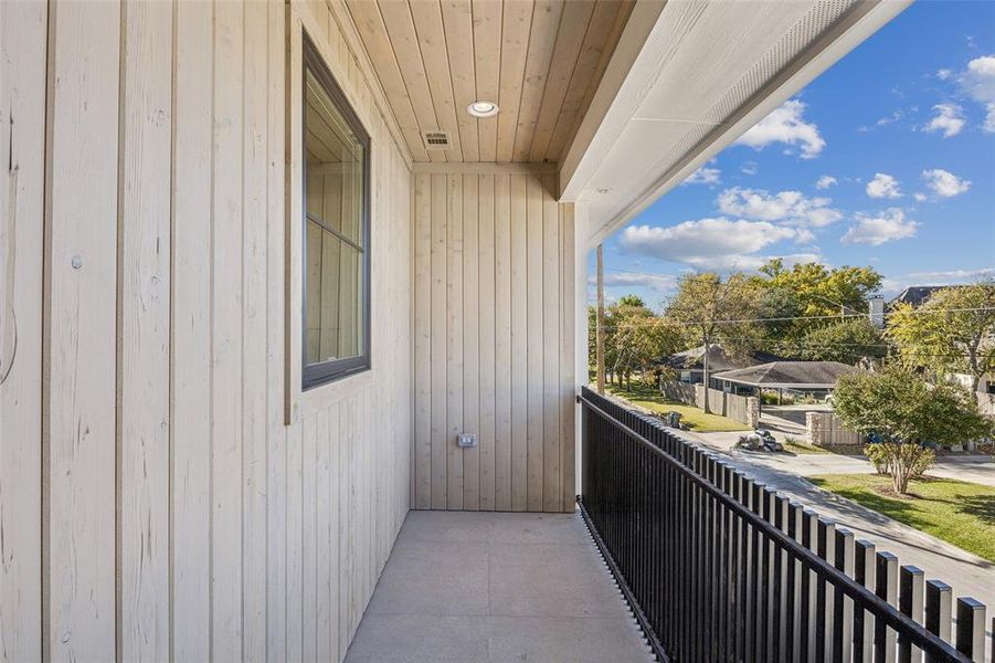 Exterior details and patio area of a home in , Dallas (Image 25).