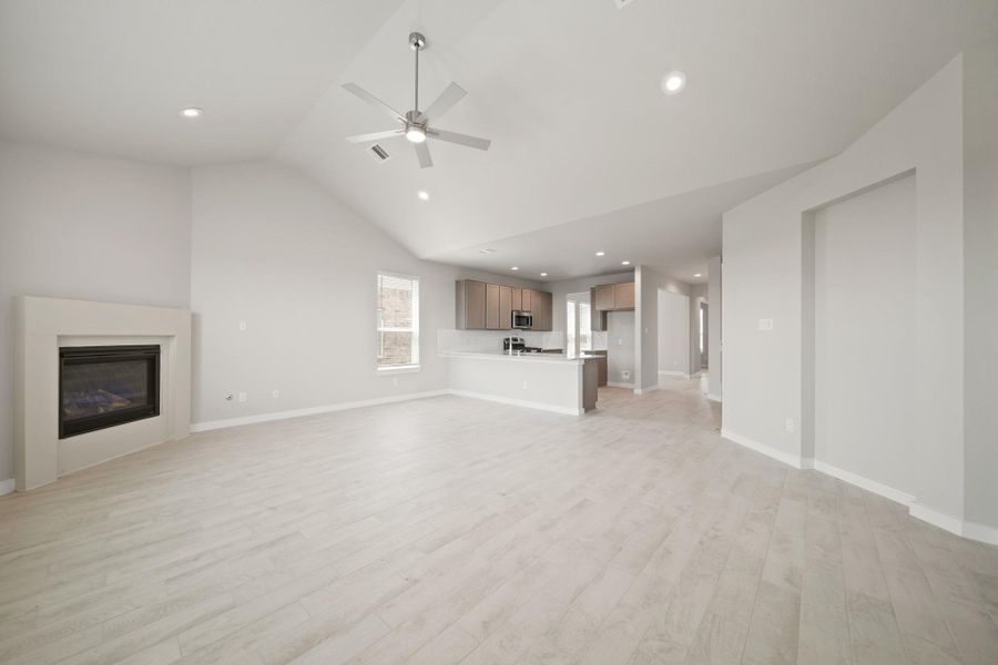 Spacious, unfurnished interior of a new home in Beacon Hill, Waller (Image 24).
