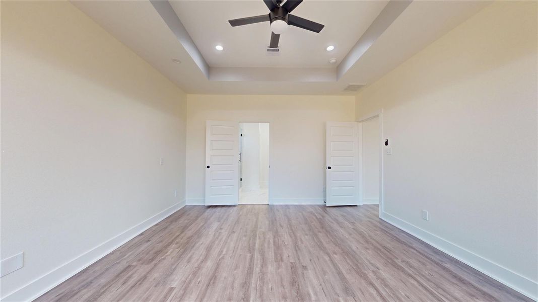 Spacious, unfurnished interior of a new home in , Houston (Image 37).