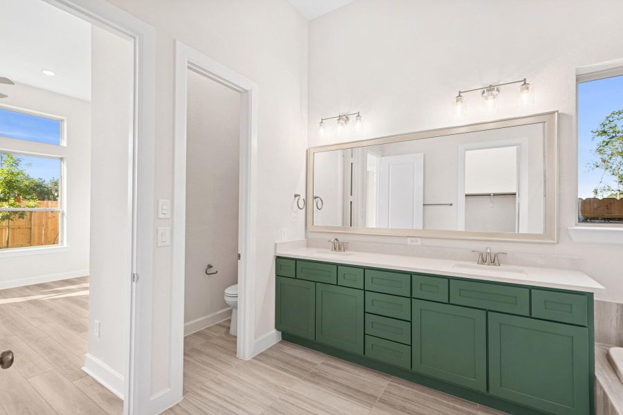 Furnished interior view inside a new home in ARTAVIA 45' Homesites, Conroe (Image 6). Furnished interior view inside a new home in ARTAVIA 45' Homesites, Conroe (Image 6).