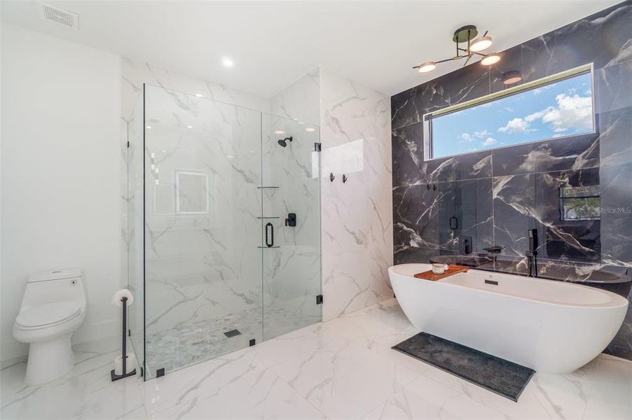 Furnished interior view inside a new home in , Cape Coral (Image 15).