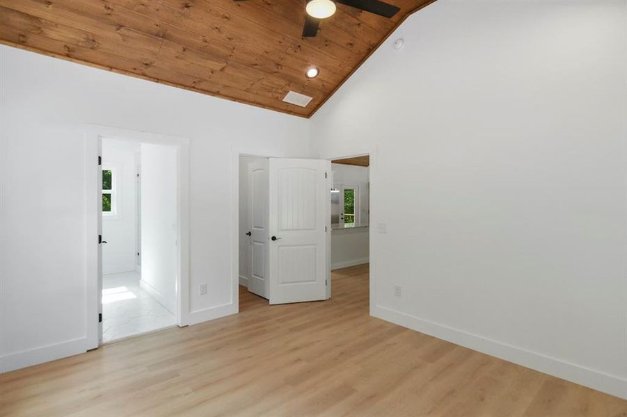 Spacious, unfurnished interior of a new home in , Ellijay (Image 28).