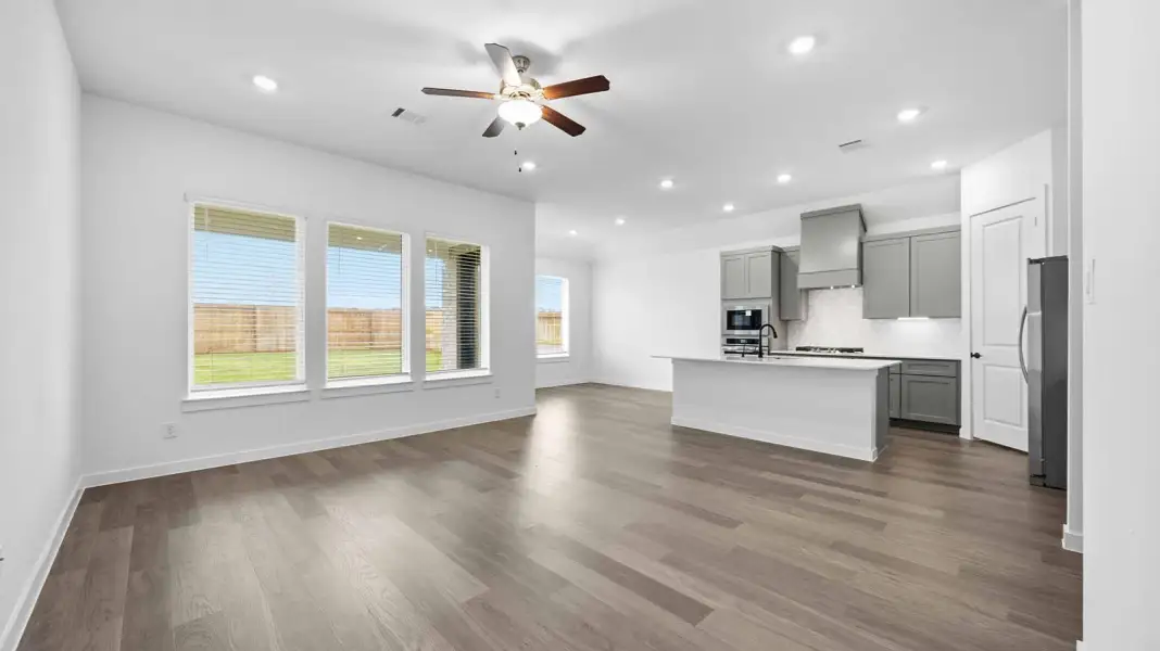 Representative unfurnished interior of a home built from the Fannin by D.R. Horton in Lago Mar 60' Homesites, Texas City (Image 15).