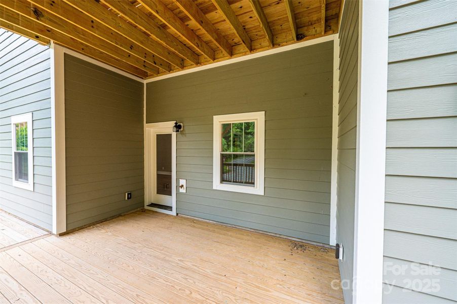 Exterior details and patio area of a home in , Lenoir (Image 25).