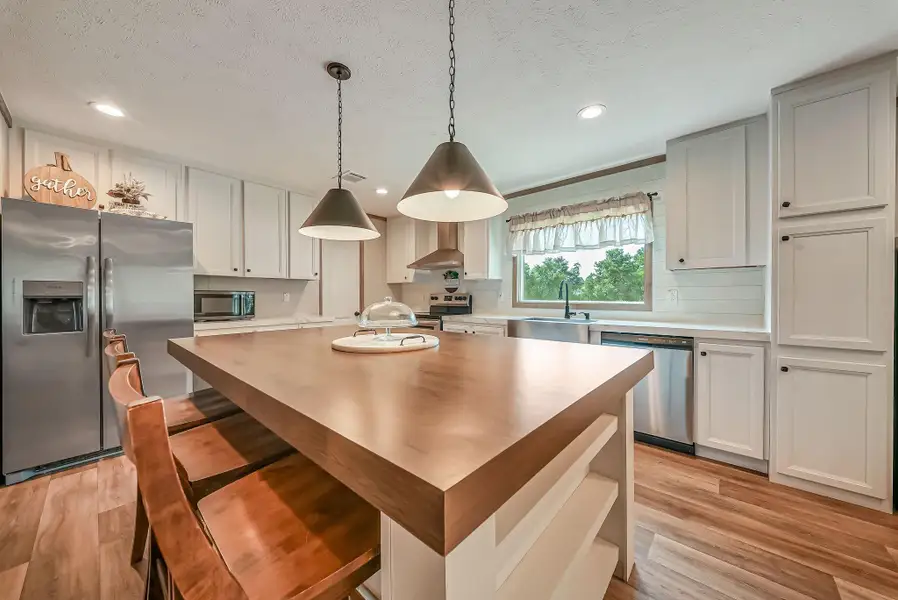 Beautiful Island Kitchen