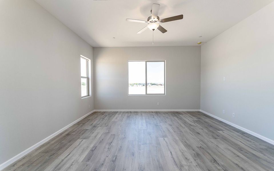 Spacious, unfurnished interior of a new home in Heritage Pointe, Chino Valley (Image 19).