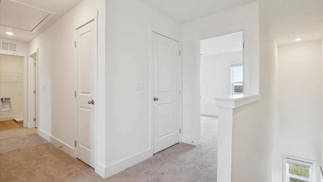 Spacious, unfurnished interior of a new home in Millstone Village, Morristown (Image 12).