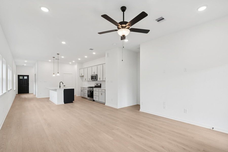 Spacious, unfurnished interior of a new home in The Grand Prairie 40’, Hockley (Image 28). Spacious, unfurnished interior of a new home in The Grand Prairie 40’, Hockley (Image 28).