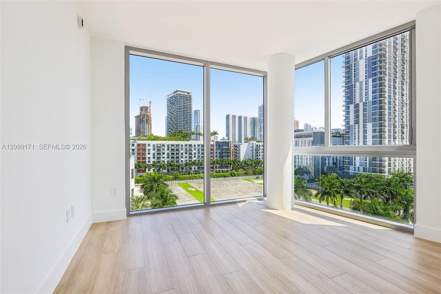 Spacious, unfurnished interior of a new home in , Miami (Image 19).