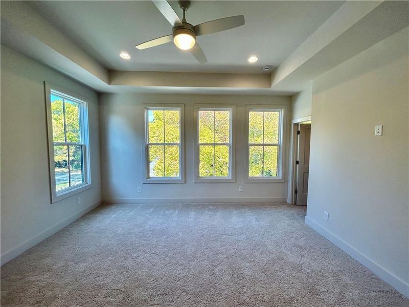Spacious, unfurnished interior of a new home in , Atlanta (Image 6).