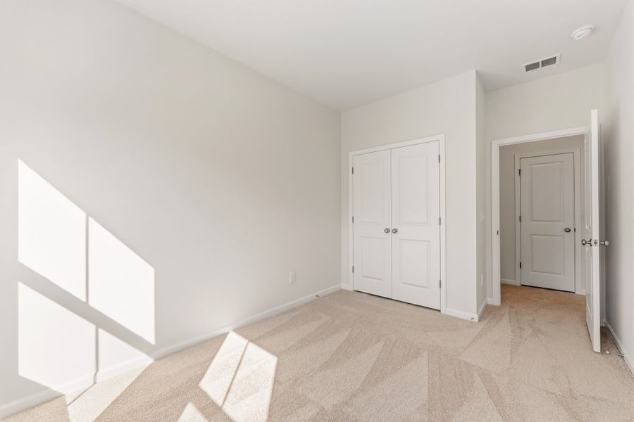 Spacious, unfurnished interior of a new home in Edwards Station, Taylors (Image 27).