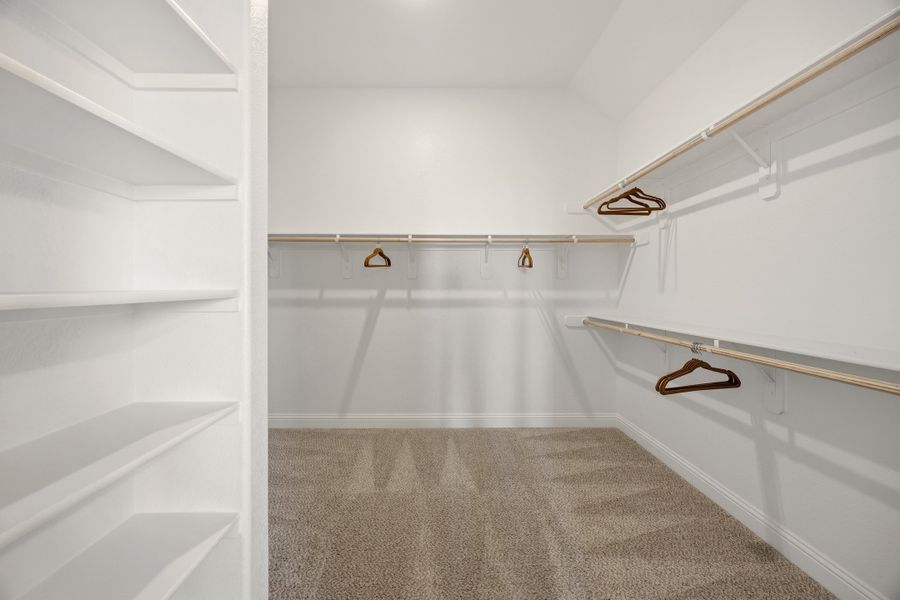 Spacious, unfurnished interior of a new home in Abe's Landing, Granbury (Image 20).