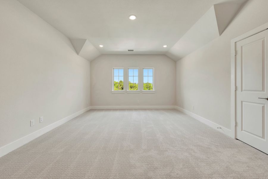 Spacious, unfurnished interior of a new home in Bridgewater, Midlothian (Image 18).
