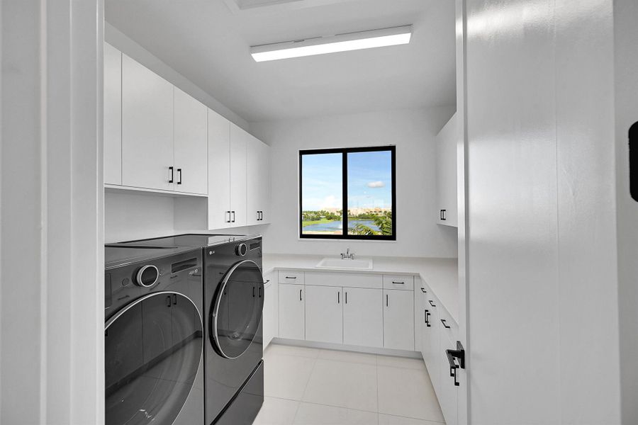 Furnished interior view inside a new home in Apex at Avenir, Palm Beach Gardens (Image 32).
